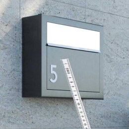 Moderne Hausnummer BRAX aus Acrylglas 7,5 cm